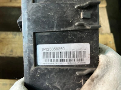 OEM 07-08 Saturn Outlook Fuse Box Junction 25856250 - Imagem 1 de 3