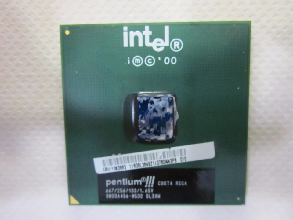 Intel Pentium III SL3XW 667MHz 133MHz FSB 256KB Cache Socket PGA370 Vintage - Immagine 1 di 1