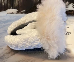 UGG Smart Handschuhe gesteppt Allwetter Tech Fäustlinge S/M weiß Lammfellbesatz neu - Bild 1 von 8
