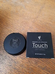 (2er-Pack) Younique Moonstruck Mineralien Touch Creme Foundation Satinschirm - Bild 1 von 2