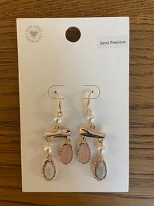 Brandneu Marks and Spencer Halbedelstein Rosa, Hellgrau und Perlen Ohrhänger - Bild 1 von 1