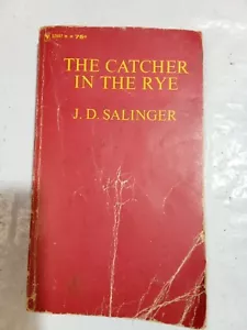 The Catcher In The Rye By J.D. Salinger Paperback 1968 - Picture 1 of 12