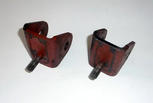 Triumph TR4A  1 Paar Querlenker-Halter unten am Fahrzeugrahmen original - Bild 1 von 2
