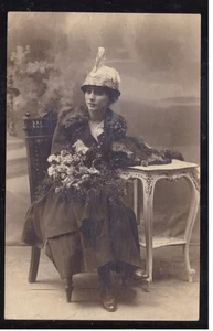 Cartolina Fotografica Donna  Vestiti d'Epoca  KKD5282 - Picture 1 of 1