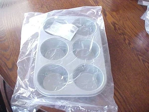 PAMPERED CHEF GROSSE MUFFINFORM 100595 ANTIHAFT NEU NOCH VERSIEGELT IN OVP - Bild 1 von 4