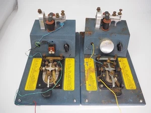 Lot de 2 clés code morse J-38 avec sondeurs télégraphiques panneaux militaires - Photo 1/7