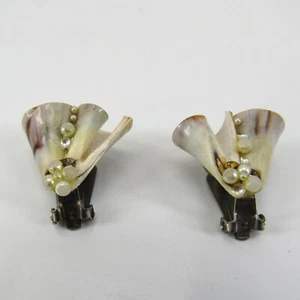 Pendientes de clip vintage años 60 concha marina y perlas de imitación con respaldo tono plata - Imagen 1 de 8