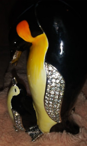 Rucinni penguin feeding chick trinket box with swarovski crystals