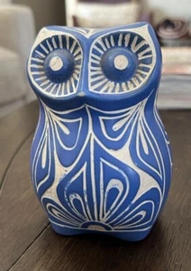 Vintage Pablo Zabal Chile Folk Art Pottery Blue And White Owl Figurine Signed - Picture 1 of 9