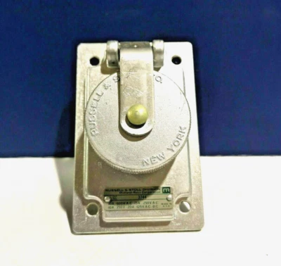 Caja de receptáculos WaterTite RussellStoll 3744 10A 600VAC completamente metálica 4 cables nueva 3744 Foto 1 de 4