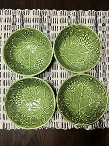 Olfaire Portugal Majolica Green Grape Leaf Strawberry Soup Or Salad Bowl 6” (4) - Picture 1 of 7