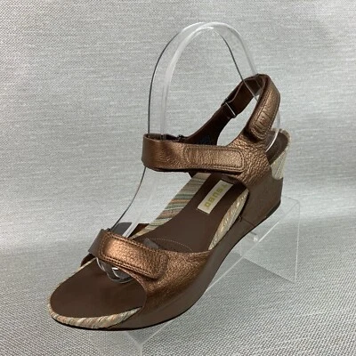 Tsubo Cavell Sandals Bronze Leather Almond Open Toe Hook Loop Straps Wedge Sz 8 - Image 1 of 4