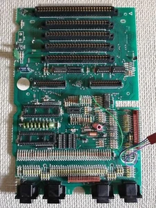 Atari 800 8bit computer mainboard for spares (Can be used in PAL and NTSC) READ - Afbeelding 1 van 2