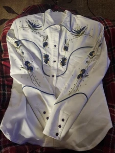 Vintage Weißes Damenhemd Western Collection Styles mit Knopfleiste. " Größe M Perlen Druckknopf - Bild 1 von 9