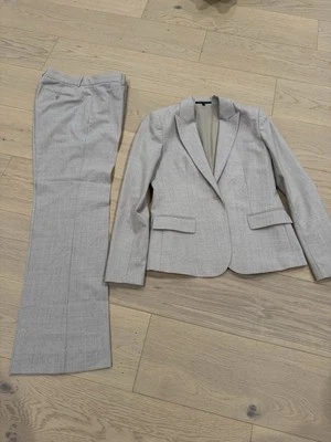 Conjunto Traje Theory Blazer Pantalones Beige Lana 2 Piezas 1 Botón Forrado Mujer Talla 8-6 Foto 1 de 4