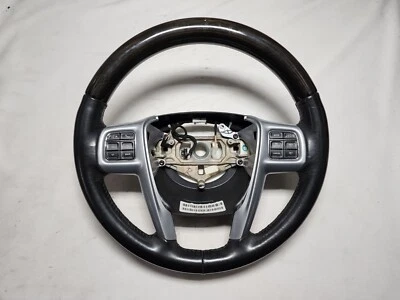 Chrysler 300 2011-2013 volante de cuero térmico y madera (OEM) con controles  Foto 1 de 4