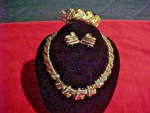 GIVENCHY BIJOUX VINTAGE ORO TONO ZIRCONI COLLANA & BRACCIALE CLIP ON ORECCHINO SET #68