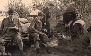 BK058 Carte Photo vintage card RPPC Homme groupe pic nic voiture car nature - Picture 1 of 1