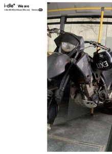 I-DLE 8th Mini Album We are WE Ver. CD+P.Book+P.Card+F.Poster+Lyric+Sticker+Gift - Bild 1 von 7