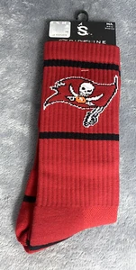 NFL Tampa Bay Buccaneers Socks Strideline Mens M/L Premium Knit Fan Logo Red NEW - Picture 1 of 7