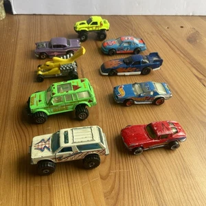 Hot Wheels Lote de Coches Vintage x9 – 70s 80s 90s Metal Diecast + 24 Carros Estuche de Transporte - Imagen 1 de 7