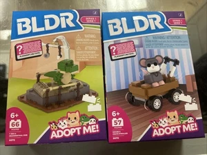 Adopt Me Maus mit Kiste Kinderwagen und T-Rex kleines Bauset - Bild 1 von 2