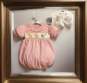 Girls NWT Remember Nguyen Smocked Bubble Romper Stripes Free Bow 6 Months - Foto 1 di 10