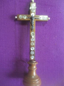 CROSS WITH THE RELICS OF CHRIST’S PASSION 24 Cms - Picture 1 of 3