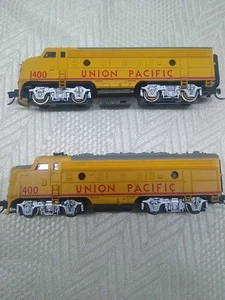 2 Life-Like Union Pacific Diesel Locomotives 1400 Both AA units Tested No Boxes - Picture 1 of 12