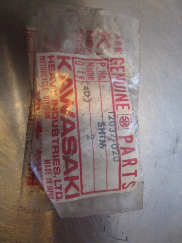 川崎 12037-020 2.95 气门调节 SHIM KZ1000 GPZ1100 KZ900 z1 拖拉 — 第 1/1 张图片