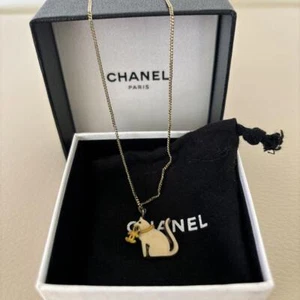 CHANEL Vintage Cat Necklace - Iconic Luxury Jewelry, Timeless Design - Picture 1 of 5