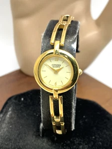 Reloj Citizen Mujer 5920-S99183 Cuarzo Esfera Dorada Pequeño 20mm Acero Inoxidable - Imagen 1 de 12