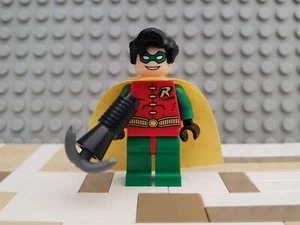 LEGO Robin Minifigure - 7783 DC Batman I - Batcave: Penguin Freeze Invasion - Picture 1 of 3