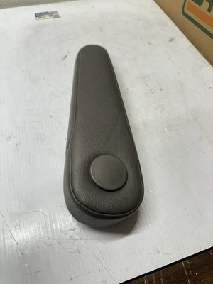 2011-2017 Odyssey Front Right Passenger  Seat Armrest Truffle Grey T17 - Image 1 of 4
