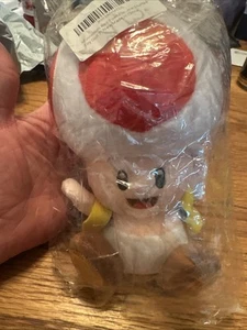 Super Mario Toad Plush With Japanese Tag Sanei Nintendo - Picture 1 of 2