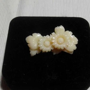 Natürliche weiße Koralle Brosche Schmuck süß Blumenmotiv Accessoire elegant - Bild 1 von 6
