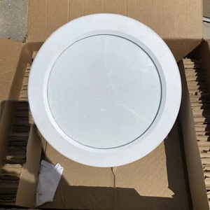METALUX TBLED-LD1-6-W-UNV-L840-CD1-PM- LOW BAY LIGHT PENDANT WHITE - Picture 1 of 9