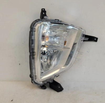 Lámpara de estacionamiento montada en parachoques derecho Mitsubishi Eclipse Cross Passenger 2018-2020 Foto 1 de 4
