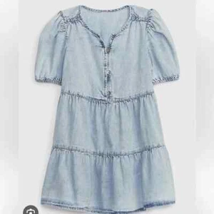Gap Niña Pequeña Vestido Vaquero en Niveles con Washwell Talla 5T NUEVO CON ETIQUETAS - Imagen 1 de 3