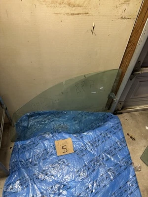 2002-2005 BMW 745I 2006-2008 BMW 750I Left Front Door Glass Window - Image 1 of 4