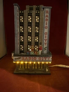 Dept 56 Christmas in the City Series Radio City Music Hall 2002 Item 178 - READ - Picture 1 of 13