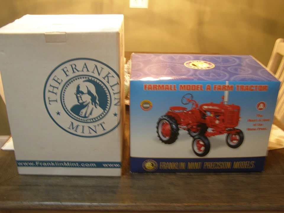 Franklin Mint 1/12 International McCormick Farm-All Model A wide front tractor - Image 1 of 4