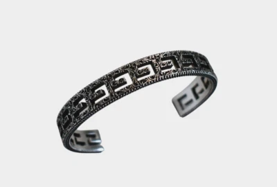 🆕️ Auth GUCCI CUTOUT G AGED 925 STERLING SILVER BANGLE CUFF Bracelet 18 - Image 1 of 4