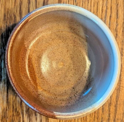 Hervidor de huevos para microondas de cerámica Island View esmaltado marrón tostado hecho en EE. UU. Foto 1 de 4