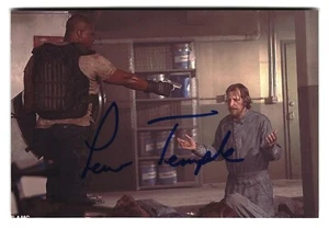Lew Temple as Axel in The Walking Dead Autographed 4x6 Photo A - Picture 1 of 2