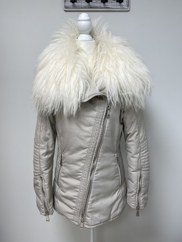 Giacca asimmetrica MONCLER Choisia in pelliccia di capra collare piumino NUOVA pietra taglia 3 US L