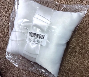 NEW Qirmizi Wedding Ring pillow White Satin With Ribbon 7” X 7” - Picture 1 of 3