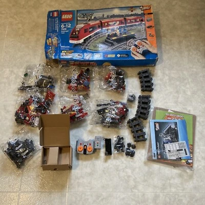 LEGO City Tren de Pasajeros Exclusivo Set #7938 Caja Abierta Foto 1 de 4