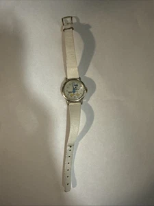 DONALD DUCK WATCH WITH ORIGINAL BAND Vintage 80’s - Picture 1 of 9