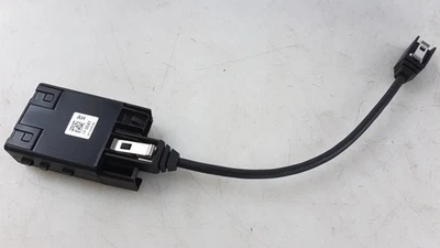 Original OE OPEL USB/AUX Buchse 13360041 - Bild 1 von 2